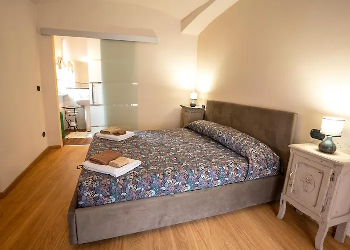 Suma Si Casa Cesare - 2000 Mq Di Giardino A Vostra Disposizione Hébergement de vacances Busca